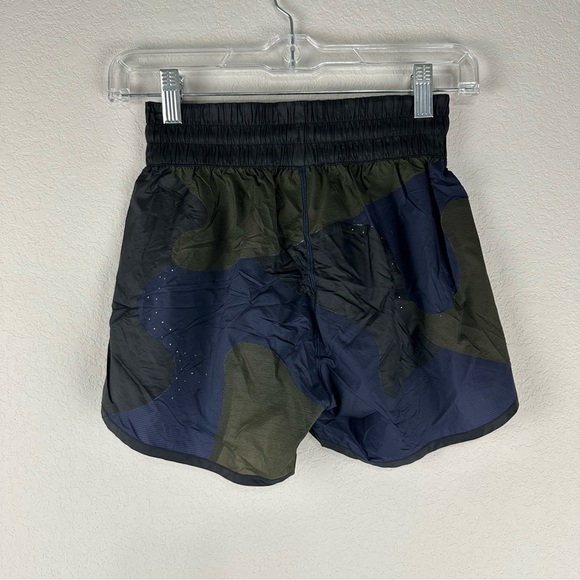 Lululemon Dark Blue Green Athletic Athleisure Lightweight Patch Game Shorts 4 - Picture 3 of 7